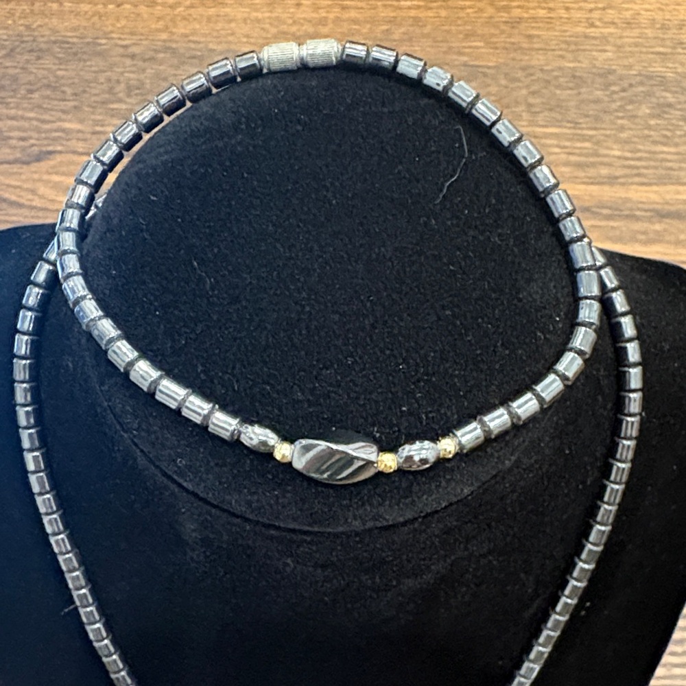 Elegant Hematite and Gold Turtle Pendant Necklace with matching bracelet - Picture 2 of 6